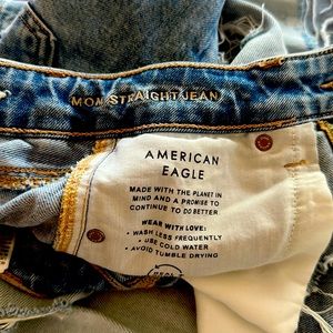 American Eagle Mom Straight Jean